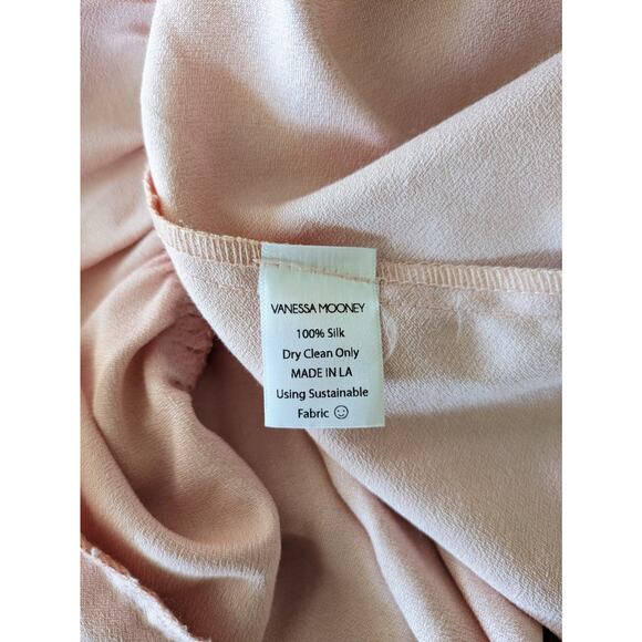 NWT Vanessa Mooney Elisabeth Baby Pink Silk Romper Medium - Picture 6 of 9